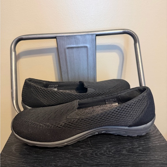 Skechers Relaxed Fit Black Memory Foam Slip On Shoes Size 9 - Picture 6 of 11
